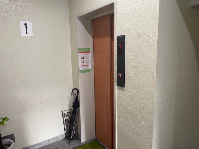 カニエビル４