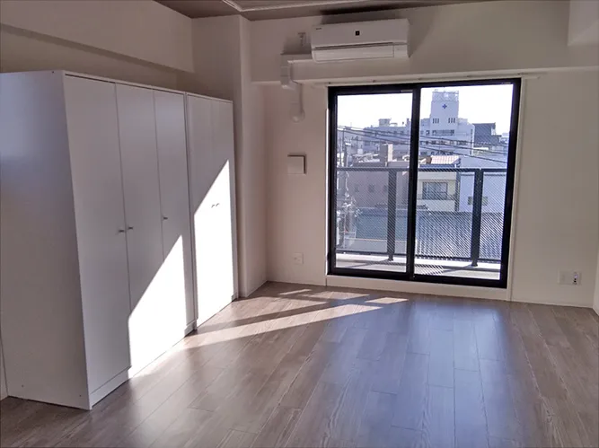 lives residence3