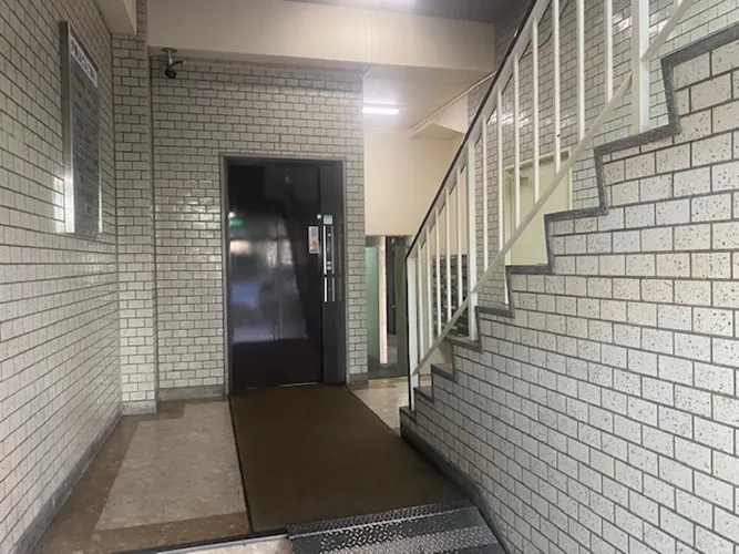 伊勢山ビル5