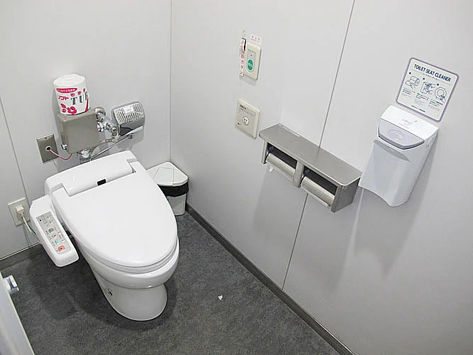 名古屋東宝ビル９